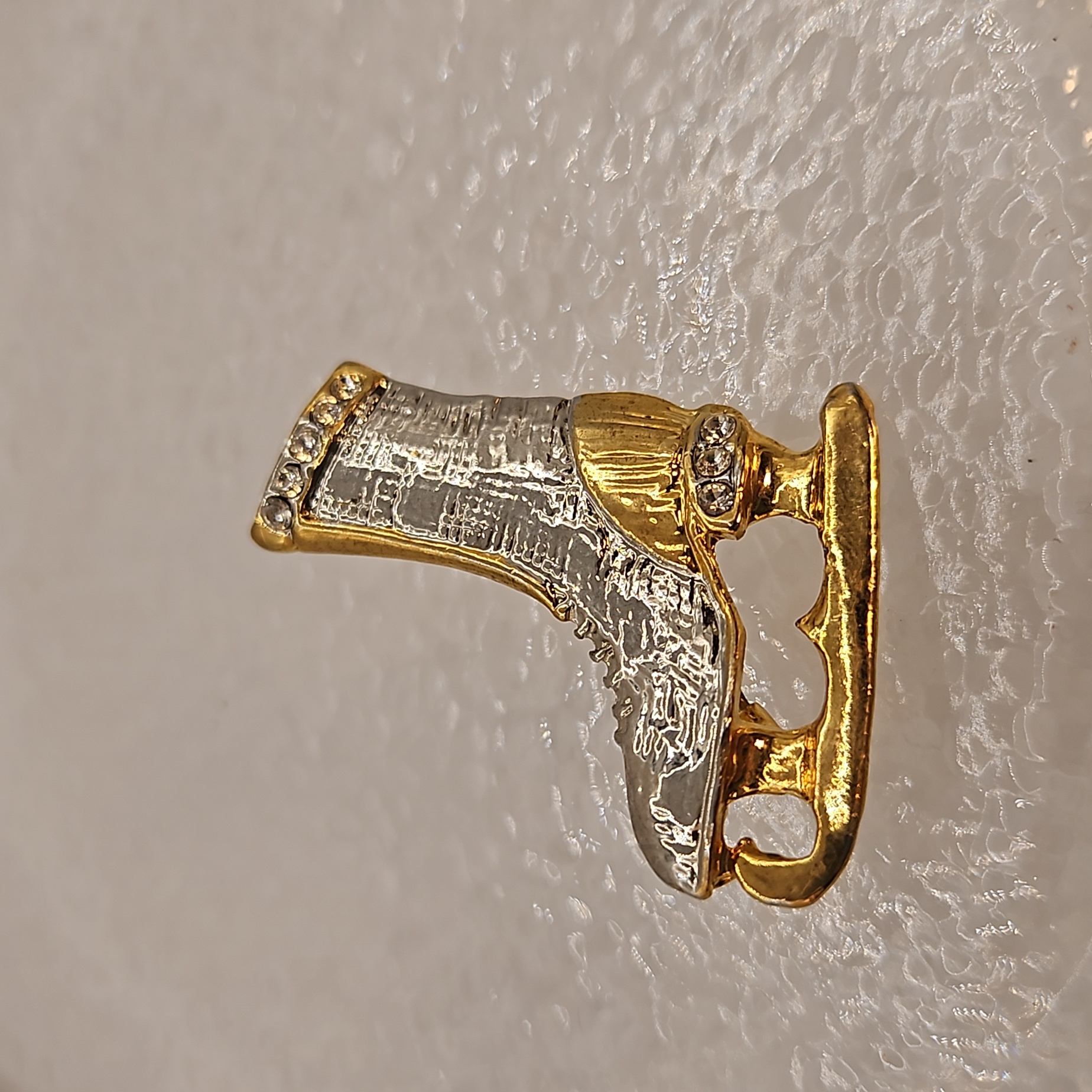 Skate Brooch